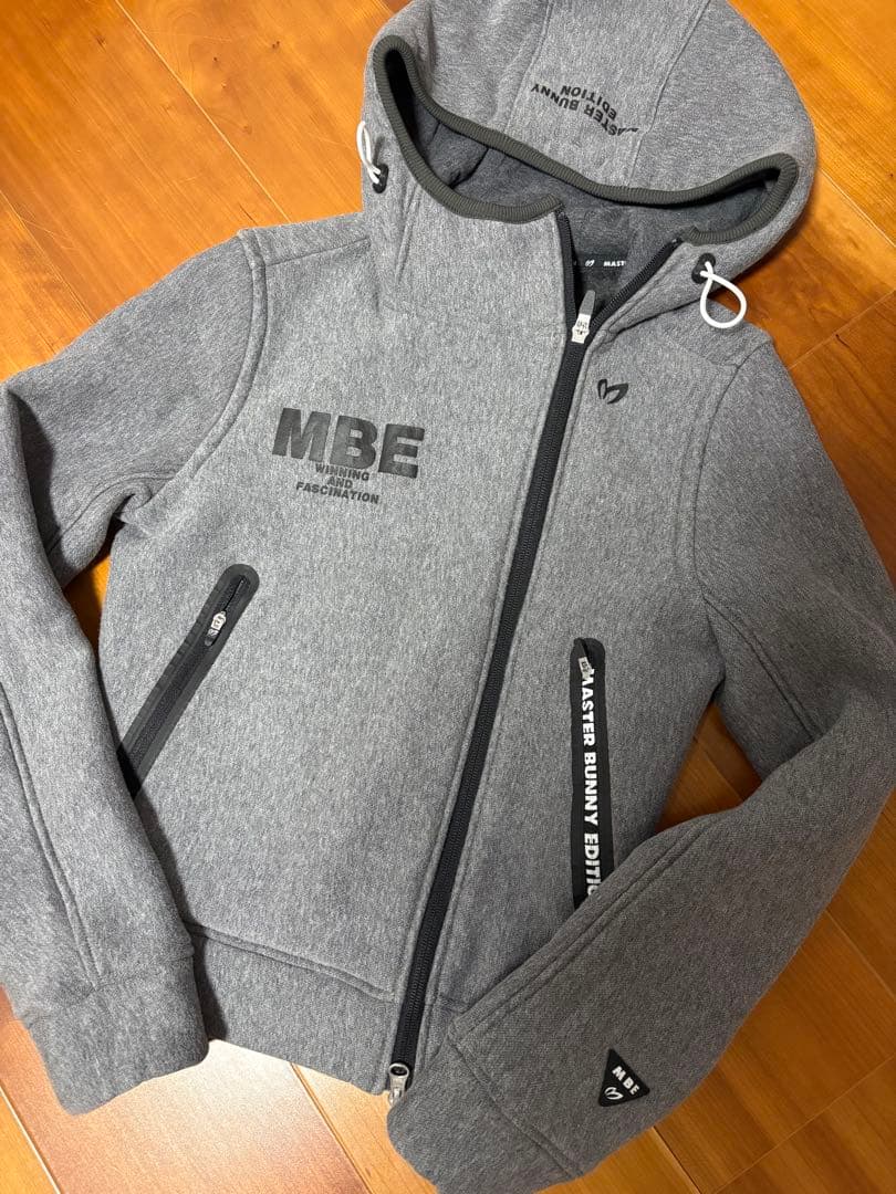 マスターバニー　フード付きジャケット