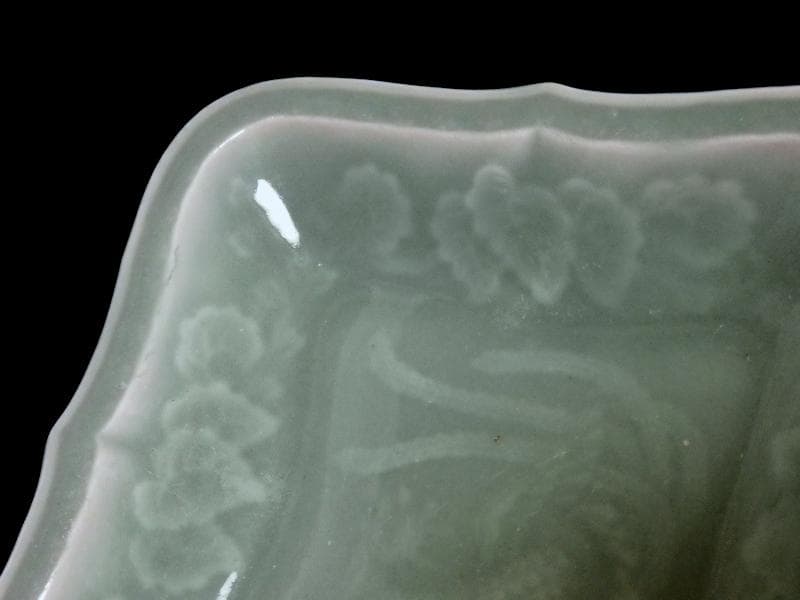 三田青磁　桐に鳳凰の図　台付き四方皿　菓子皿　D874AS-CSo