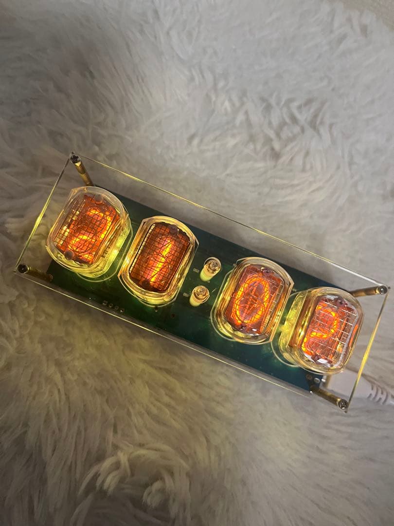 m*1様 本物のニキシー管時計！