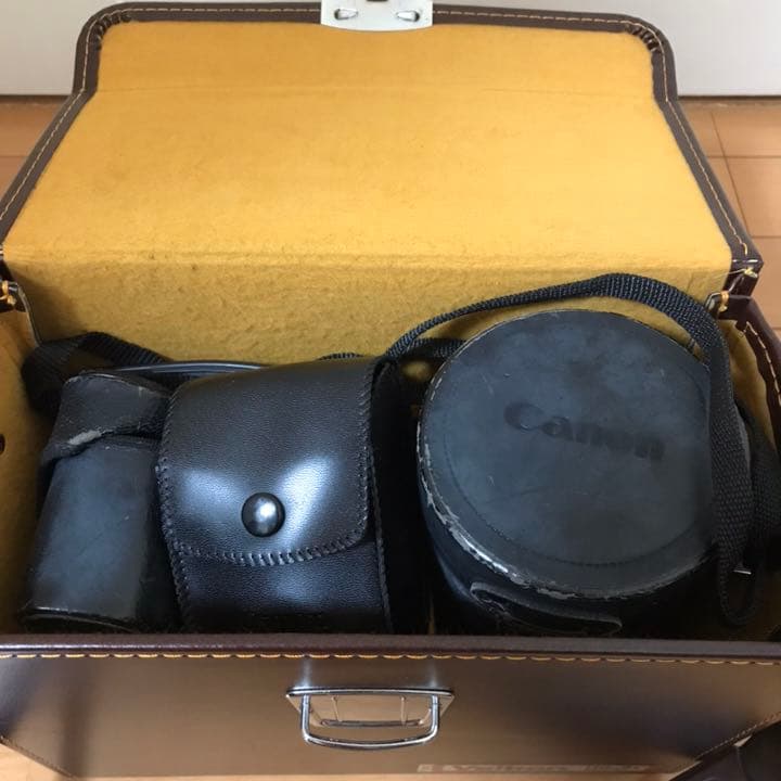 一眼レフカメラ・レンズ・フラッシュライト