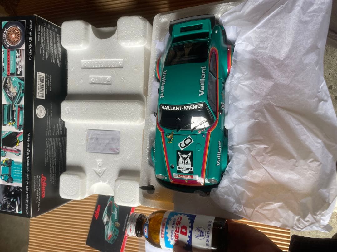 自動車 Schuco 1/18 Porsche 934 RSR #9 Vaillant
