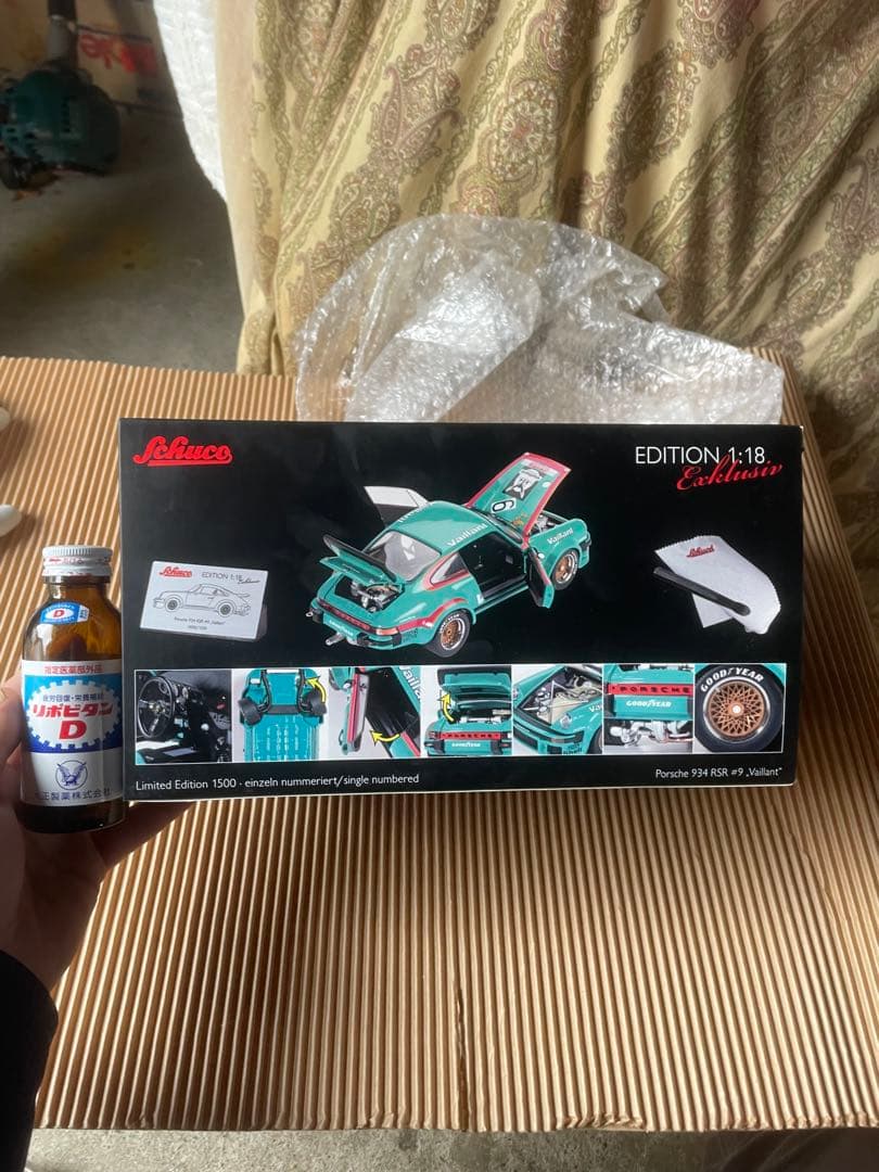 自動車 Schuco 1/18 Porsche 934 RSR #9 Vaillant
