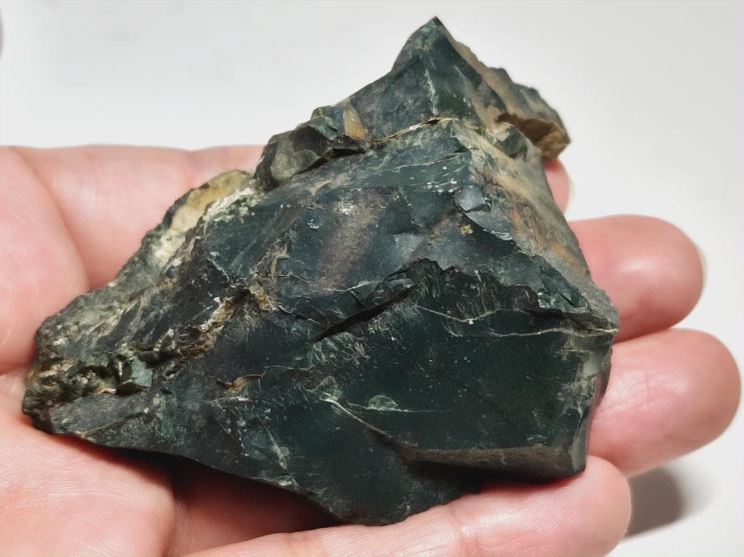 K-58 出雲石 135g 碧玉 瑪瑙 ジャスパー 原石 自然石 誕生石 鉱石