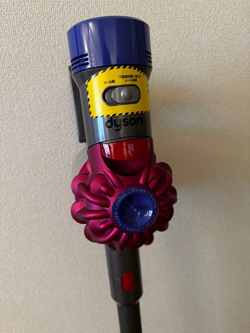 Dyson V7 SV11 コードレスクリーナー