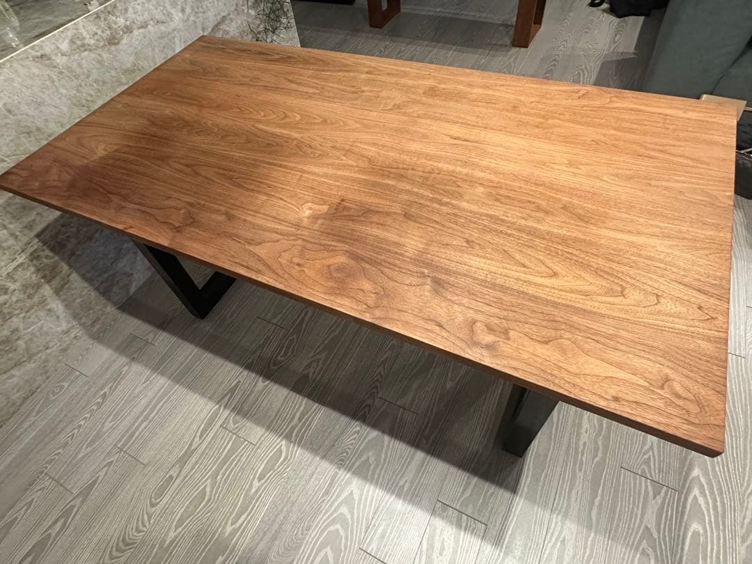 D*0様 マスターウォール ワイルドウッド ダイニングテーブル ウォールナット