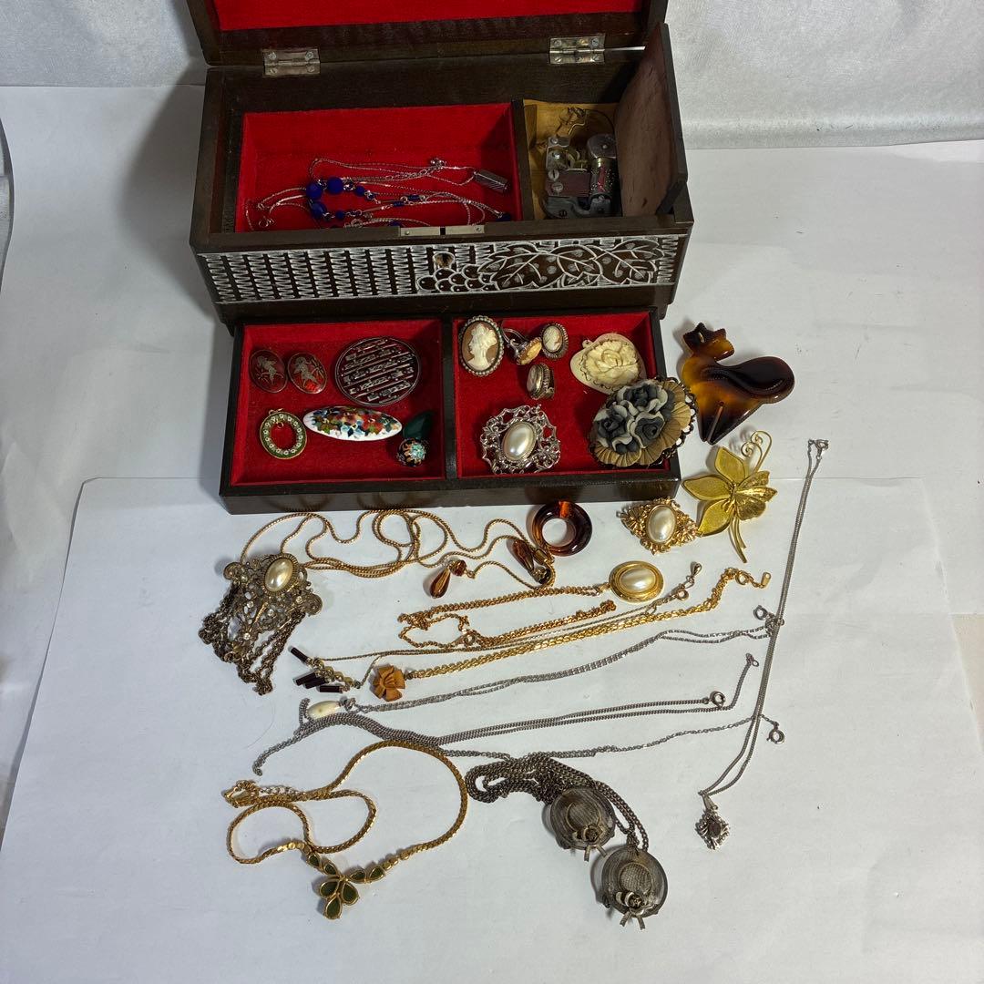 アンティーク　ジュエリー　カメオ　BA800 七宝焼　翡翠　イヤリング　ブローチ