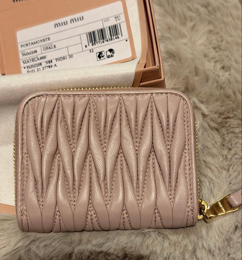 miu miu ピンクレザーケース ミュウミュウ マテラッセ