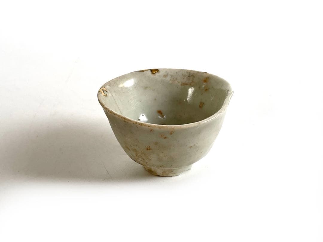 骨董　アンティーク　初期伊万里　白磁　盃　酒器　ぐい呑　猪口　発掘　金継ぎ