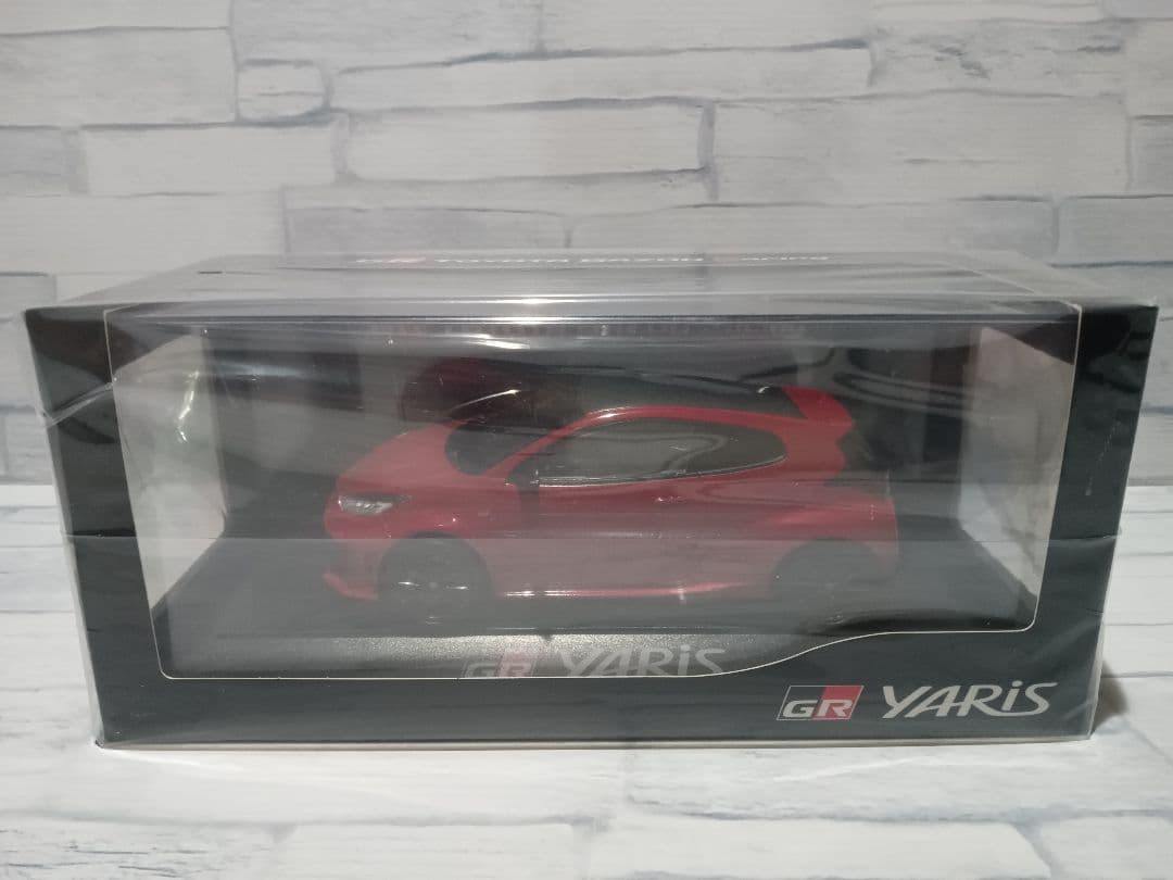 1/30 トヨタ　カラーサンプルミニカー　新型GRヤリス　エモーショナルレッドⅡ