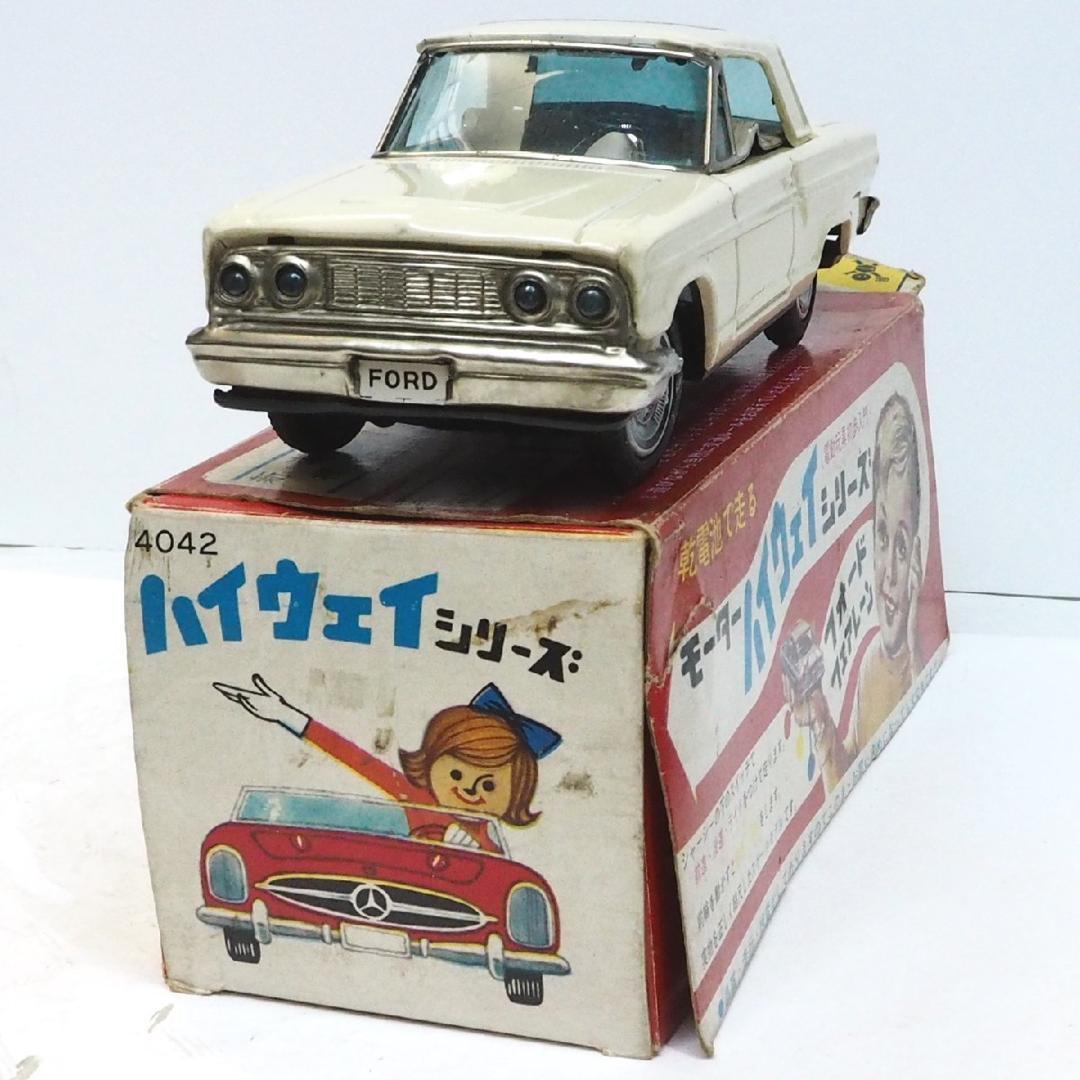 旧バンダイ フォード フェアレーン電動モーターハイウェイ動作不良tinブリキ箱付