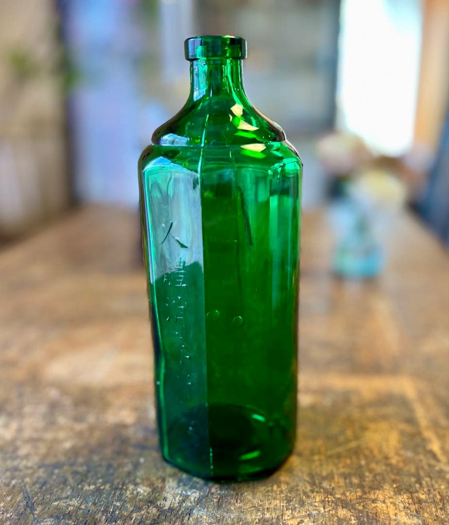 人體消毒新薬ビン　ヨシマン　リゾホルム　八角瓶　神薬　エンボス　ガラスビン