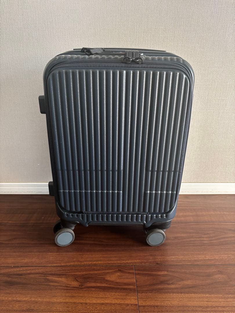 イノベーターINV50 38L小型キャリーケース　スーツケース