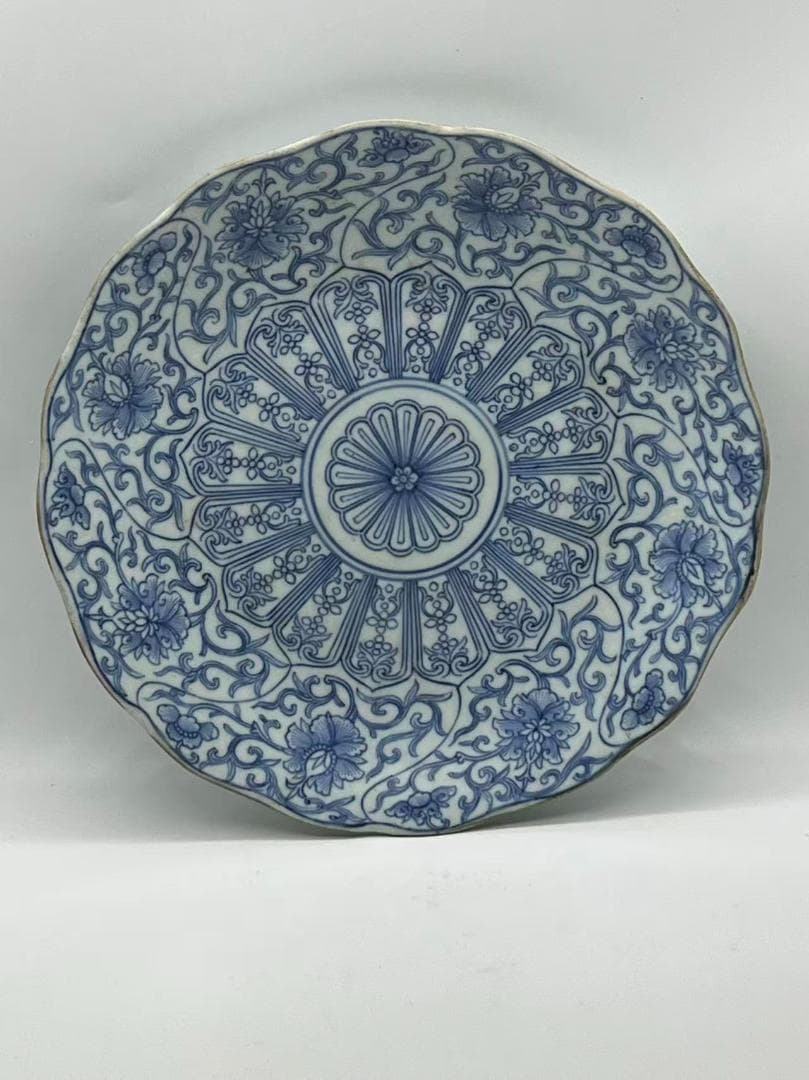 清乾隆時代 【大清乾隆年製】在銘 染付 青花蓮花文盤 官窯瓷器 (A-101)