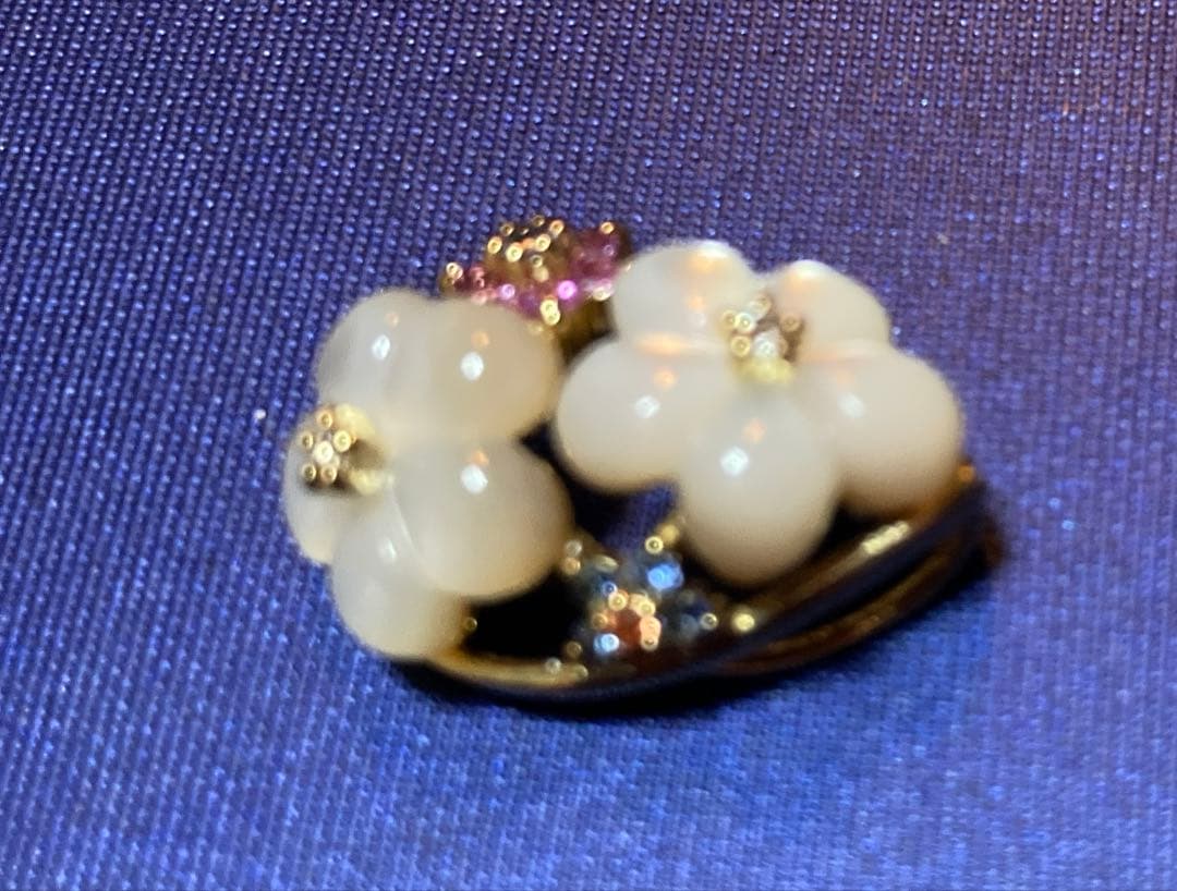 花モチーフ ペンダントトップ