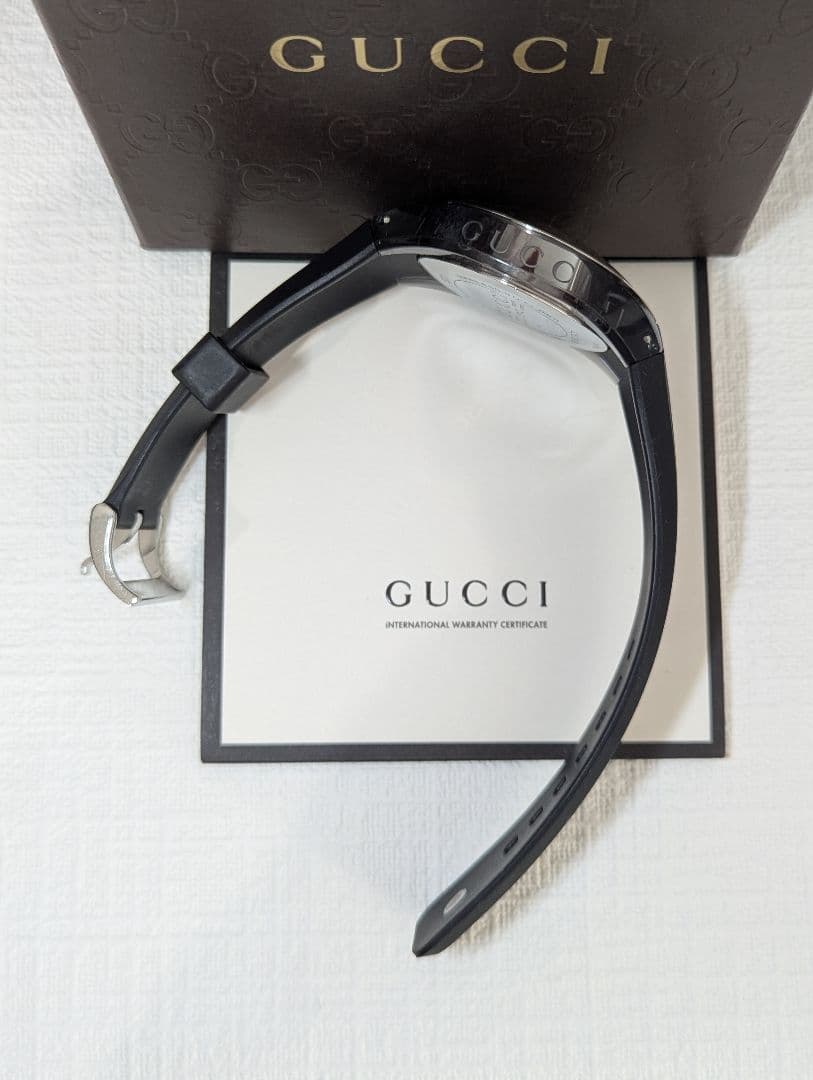 GUCCI SYNC ラバーベルト時計
