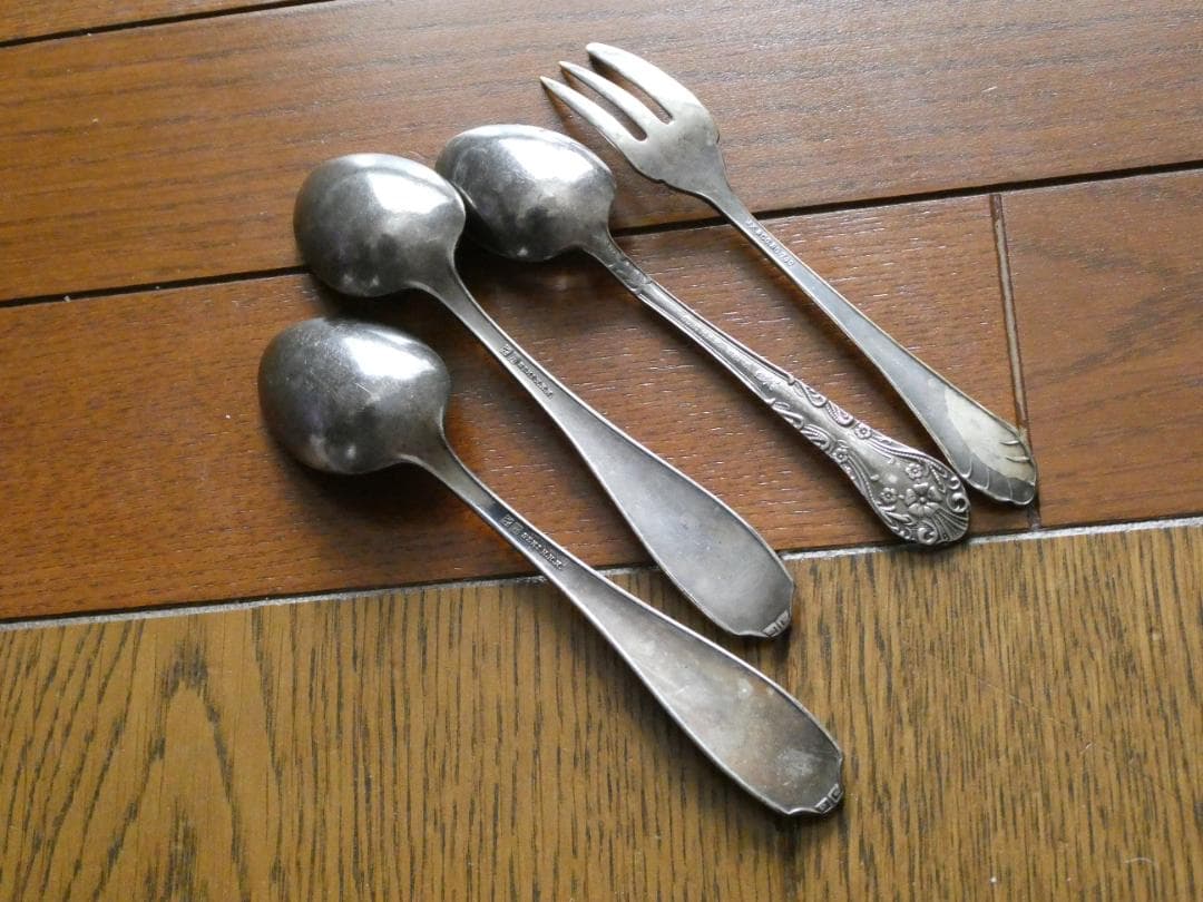 東京デザイン アンティークスプーンとフォーク 4本セット