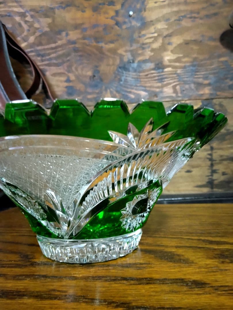 旧東ドイツ製　ドレスデンクリスタル 切子グリーン　Lausitzer Glas