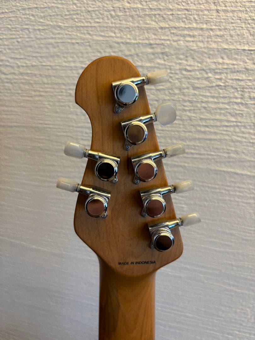 7弦モデル Sterling by Musicman JP157