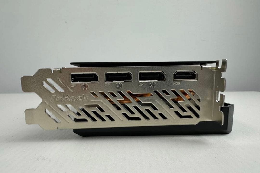 グラフィックボード・グラボ・ビデオカード ASRock RX7800XT CL 16GB