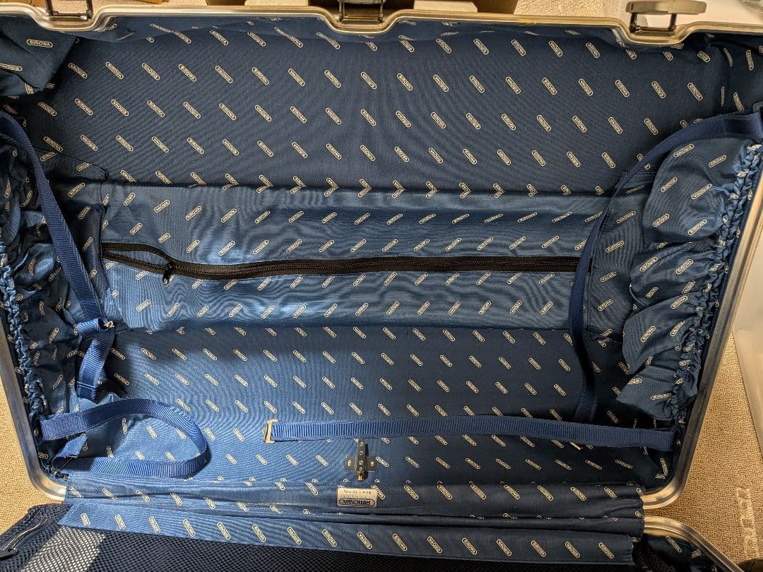 RIMOWA リモワ　ドイツ製　アルミニウム製大型スーツケース　キャリーケース