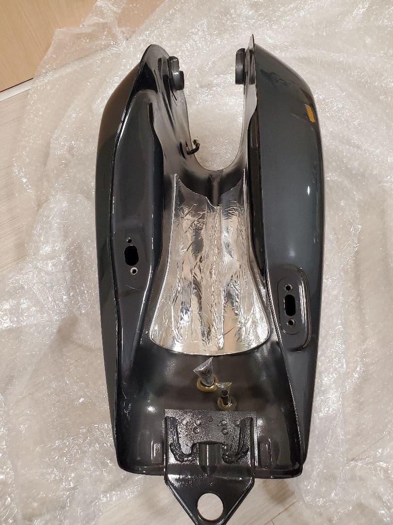 ヤマハ SR400 純正フューエルタンク Final Edition