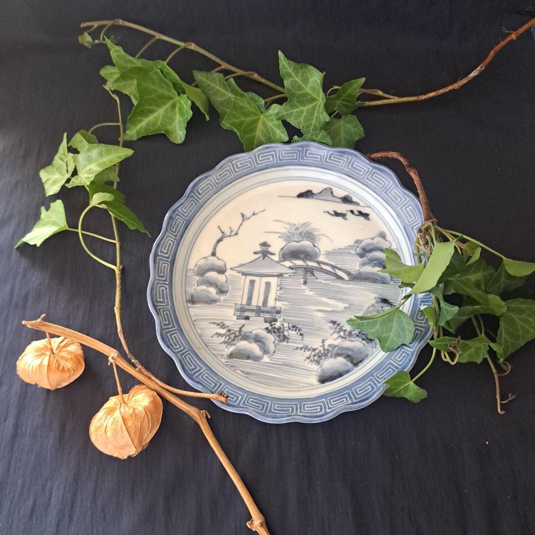 「輪花(りんか)皿のリズム」 古伊万里染付皿(直径20cm) 骨董アンティーク