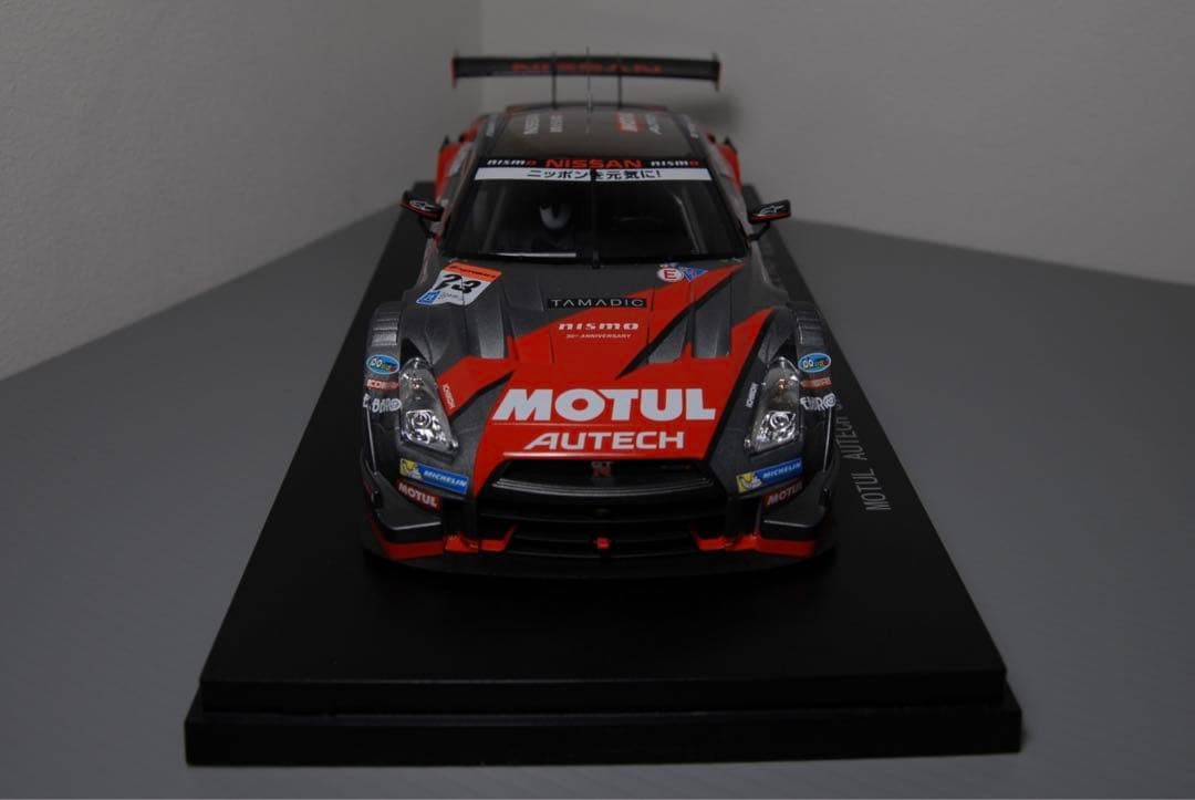 エブロ スーパーGT モチュール オーテック GTR 1/18 ミニカー 赤