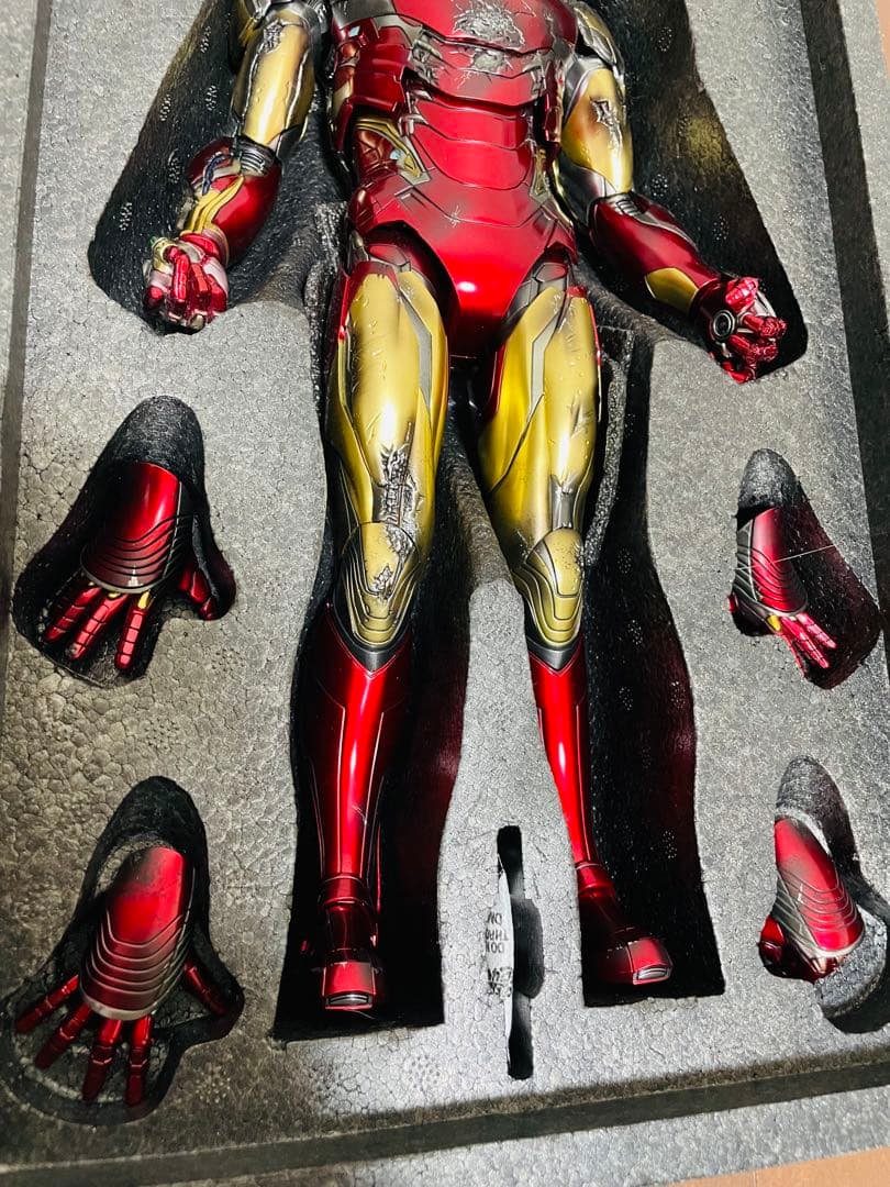 ホットトイズ　アベンジャーズ　アイアンマン・マーク８５　バトルダメージ版