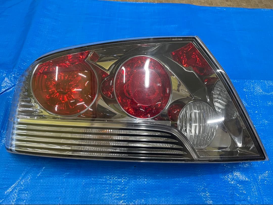 k*1様 ランエボ　テールランプ左