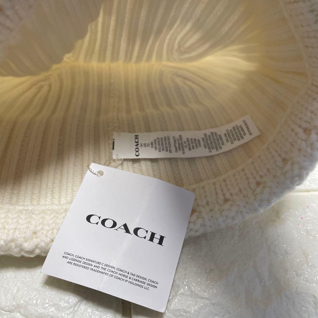 COACH ブランドロゴ ニット帽　ホワイト