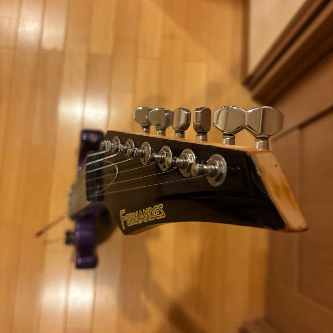 FERNANDES ストラトタイプ（SSH） トレモロアーム付、新品弦張替済