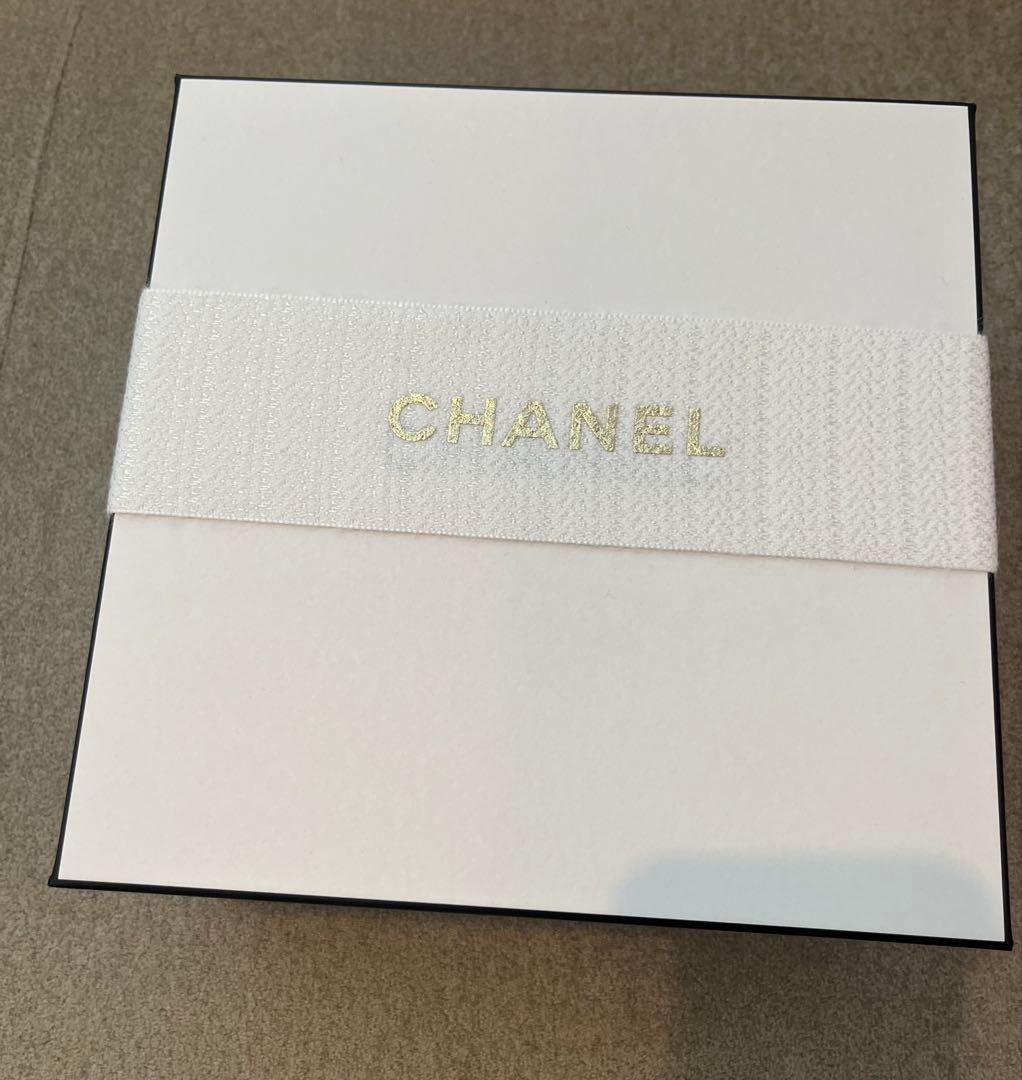 【新品未使用】 シャネル クリスマスコフレ2024 エッセンシャルケアセット