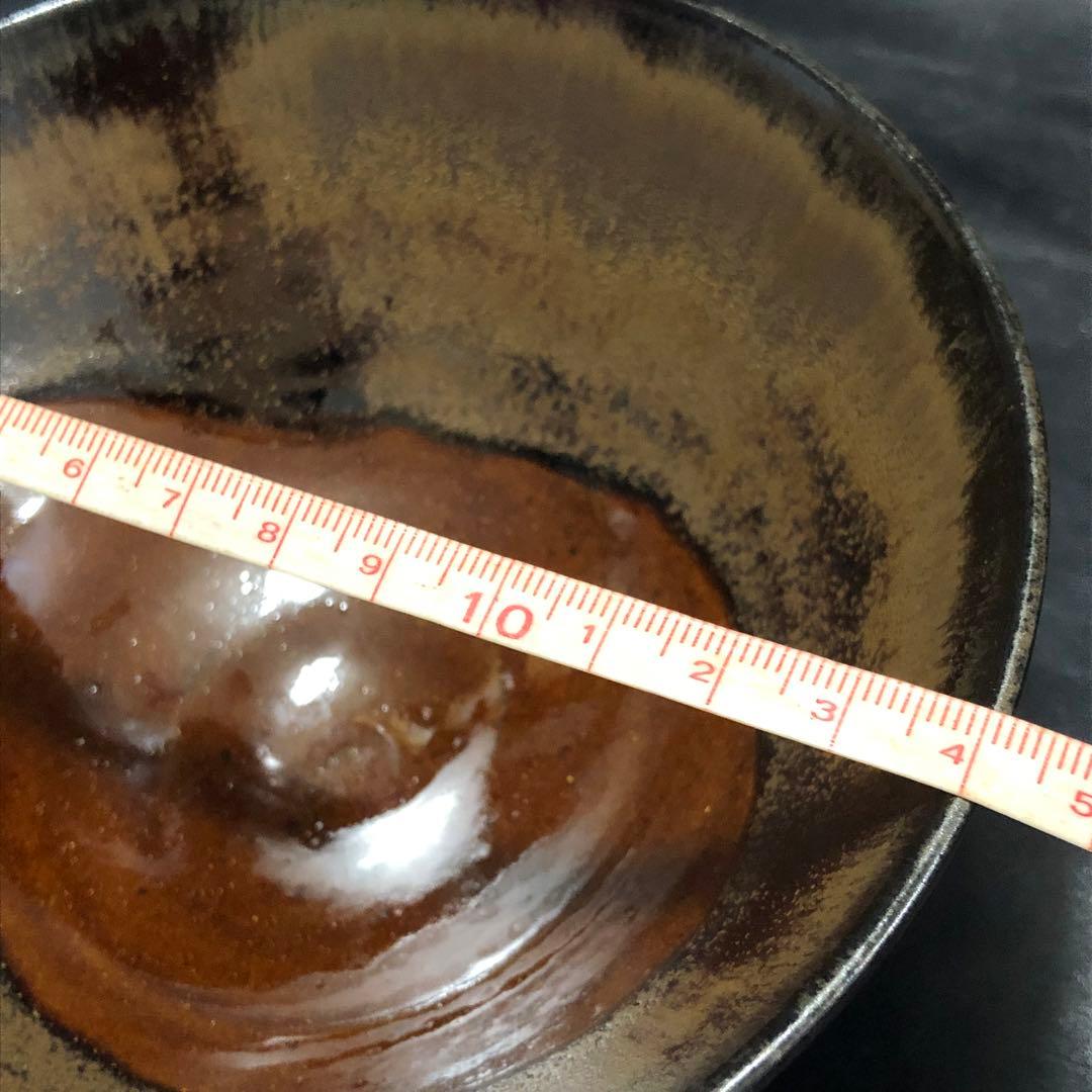 美しい古美術◼️蔵から、凄い美しい黒とカーキ色に茶の3色の抹茶茶碗が出て来ました。