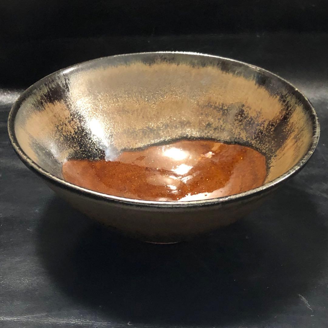 美しい古美術◼️蔵から、凄い美しい黒とカーキ色に茶の3色の抹茶茶碗が出て来ました。