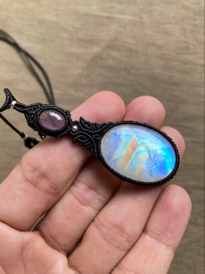 レインボームーンストーン　アメジスト　マクラメペンダント　ネックレス