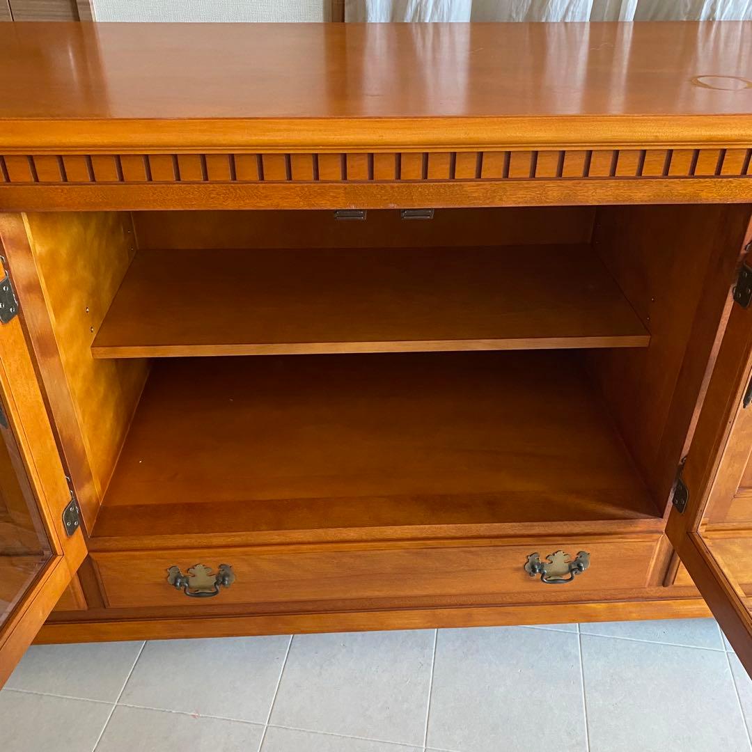 横浜ダニエル　サイドボード　キャビネット　クラシック　アンティーク　ヨーロピアン