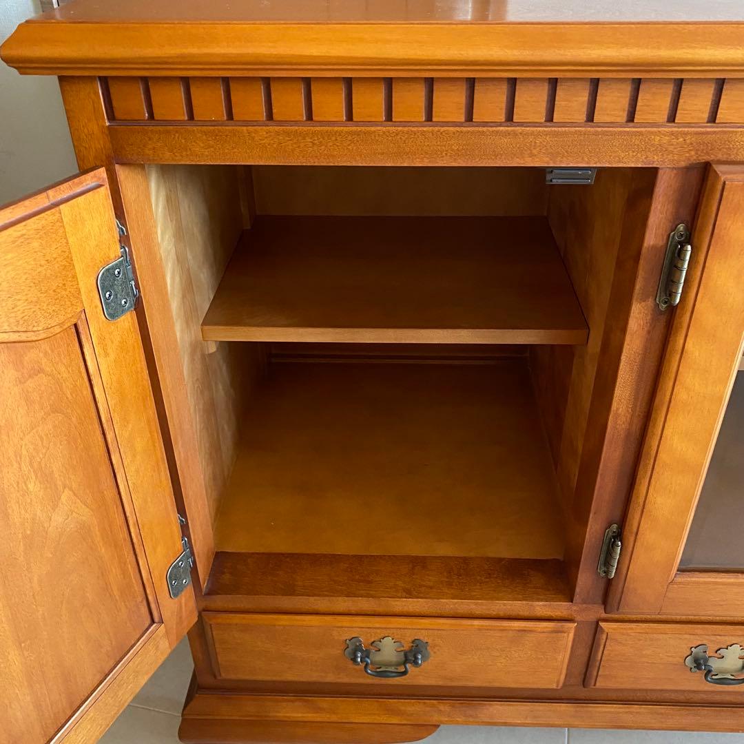 横浜ダニエル　サイドボード　キャビネット　クラシック　アンティーク　ヨーロピアン