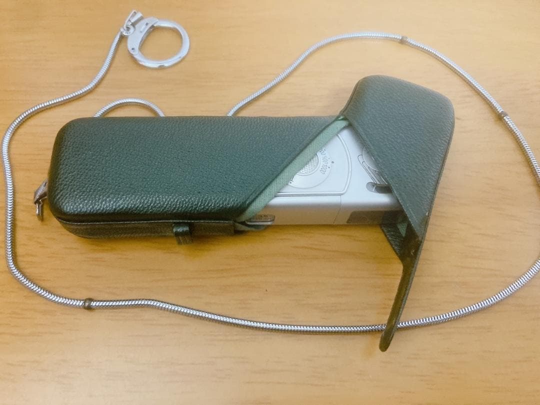 ミノックス B / ドイツ製 超小型カメラ（専用ケース＋専用チェーン付き）