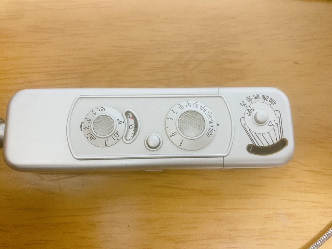 ミノックス B / ドイツ製 超小型カメラ（専用ケース＋専用チェーン付き）