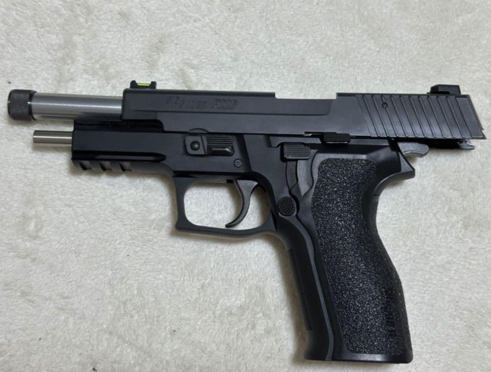 東京マルイ Sig p226E2カスタム+サイレンサー+ダットサイトマウント
