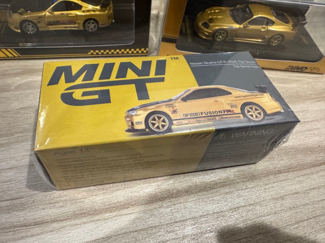 オートサロン　inno64 mini GT 80 スープラ　R34 ミニカー