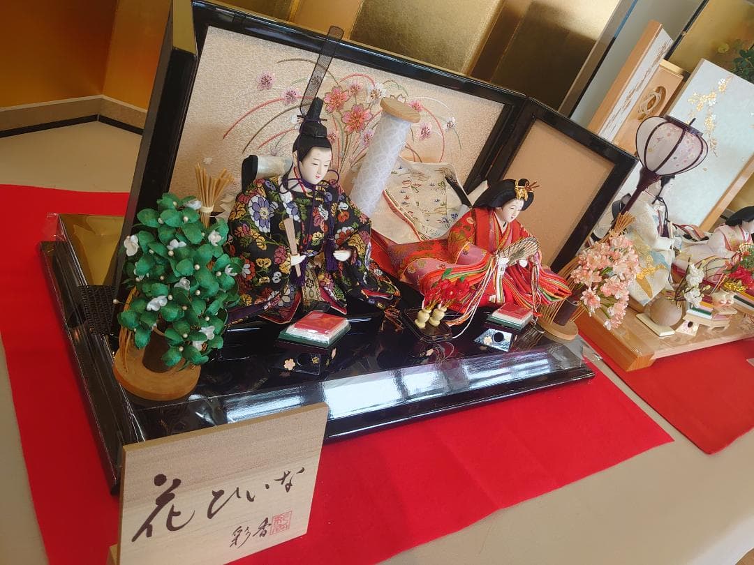 ●新品おひなさま●　桜づくし刺繍飾り　フルセット