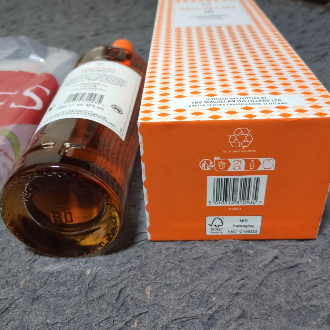 【日本未販売／海外免税店限定商品】マッカラン１８年 カラーコレクション700ml