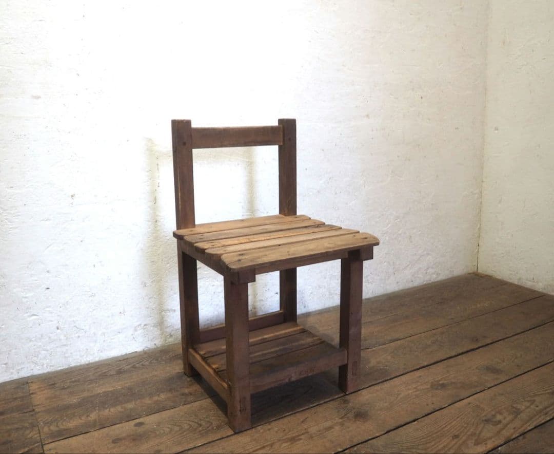 1295 ヴィンテージ　レトロな木製チェア　椅子　イス　学校　古家具　古道具