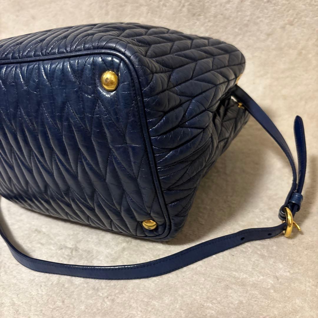 MIU MIU マトラッセ　2way ショルダーバック　レザー　ゴールド金具