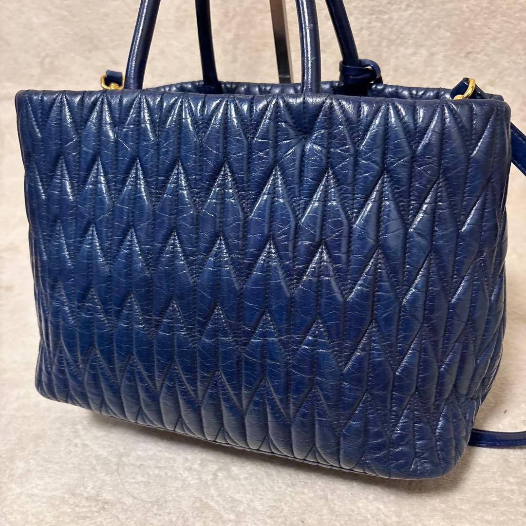 MIU MIU マトラッセ　2way ショルダーバック　レザー　ゴールド金具