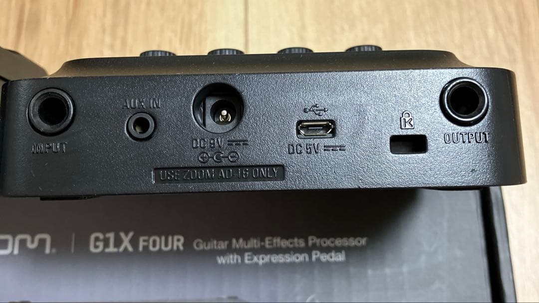 ZOOM G1X FOUR マルチエフェクター　ペダル付き