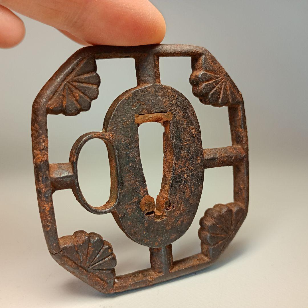 蔵から出てきた十字鍔と柄　【隠れキリシタン　刀装具】