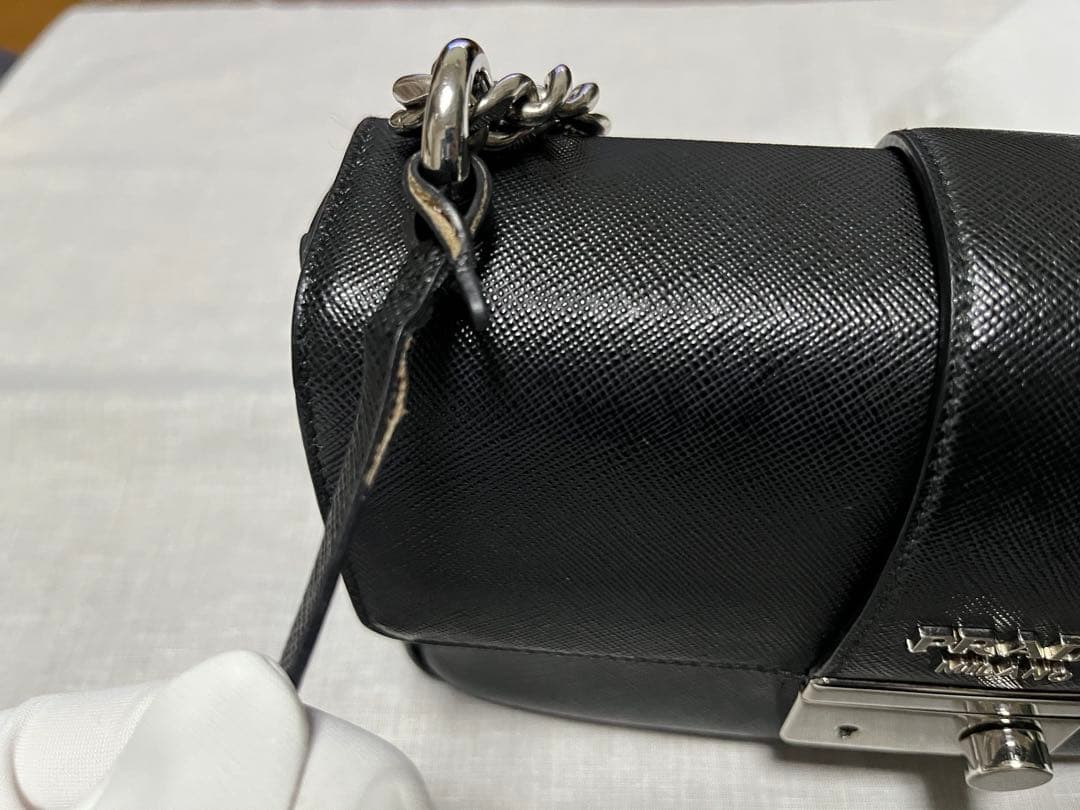 PRADA ブラック ショルダーバッグ　正規品