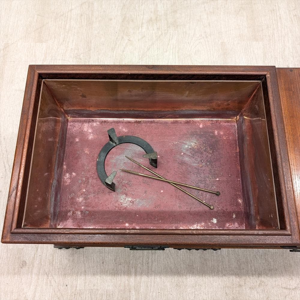 江戸火鉢　関東火鉢　長火鉢　囲炉裏　角火鉢　五徳　火箸　引出し　手あぶり　茶道具